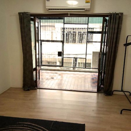 Once In Bangkok With Me Guesthouse Bagian luar foto
