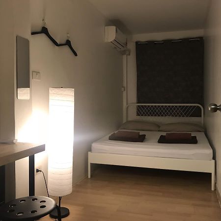 Once In Bangkok With Me Guesthouse Bagian luar foto